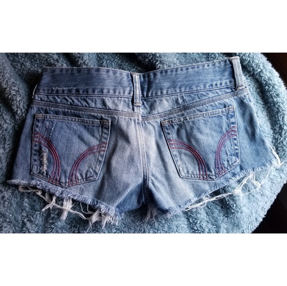 Hollister Jean Shorts - Picture 3 of 3